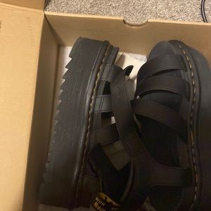 DR MARTENS BLAIRE QUAD HYDRO LEATHER PLATFORM SANDALS